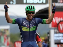 El ciclista del Orica superó en el ''mini sprint'' al eslovaco Peter Sagan y al noruego Edvald Boasson Hagen. AFP / K. Tribouillard