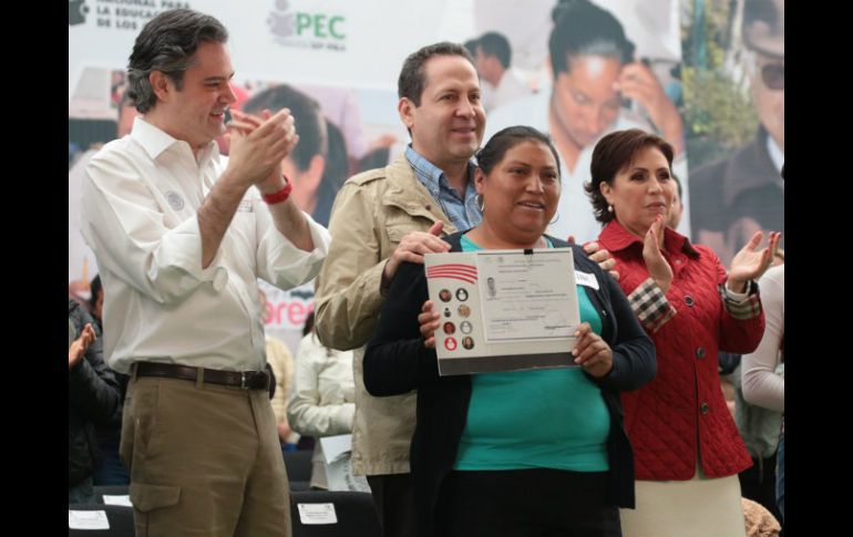 Aurelio Nuño participa en un evento junto a Eruviel Ávila y Rosario Robles en el Estado de México. TWITTER / @aurelionuno