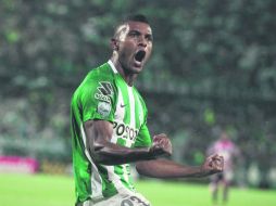 Miguel Borja marcó el primer gol de los colombianos anoche contra Sao Paulo. EFE /