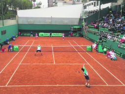 Lima. Los tenistas Santiago González y Miguel  Ángel Reyes Varela al servicio en el juego de ayer ante Perú. ESPECIAL / COPA DAVIS