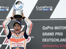 Márquez, de Honda, logra su tercer triunfo de la temporada y dobla su renta sobre su compatriota Jorge Lorenzo. AP / J. Meyer