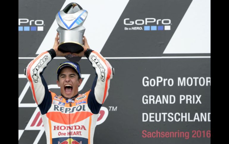 Márquez, de Honda, logra su tercer triunfo de la temporada y dobla su renta sobre su compatriota Jorge Lorenzo. AP / J. Meyer