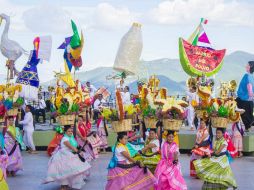 Con sus vestuarios coloridos y la alegría de su zapateado, la población oaxaqueña espera a los turistas. NTX / CORTESÍA