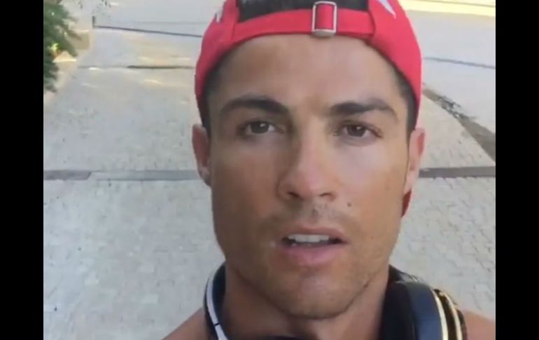 Cristiano Ronaldo les manda un abrazo a todos sus fans y les asegura que todo está bien. INSTAGRAM / @cristiano