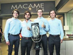 Los mejores. Integrantes del “Macame Polo Team” posan con su trofeo de campeones. ESPECIAL /