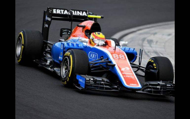 Un accidente del indonesio Rio Haryanto (Manor) adelanta el final de la primera sesión del GP de Hungría. AFP / A. Isakovic