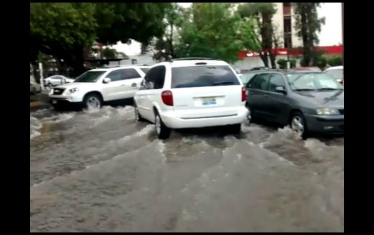 Varias calles de Zapopan registraron inundaciones. ESPECIAL /