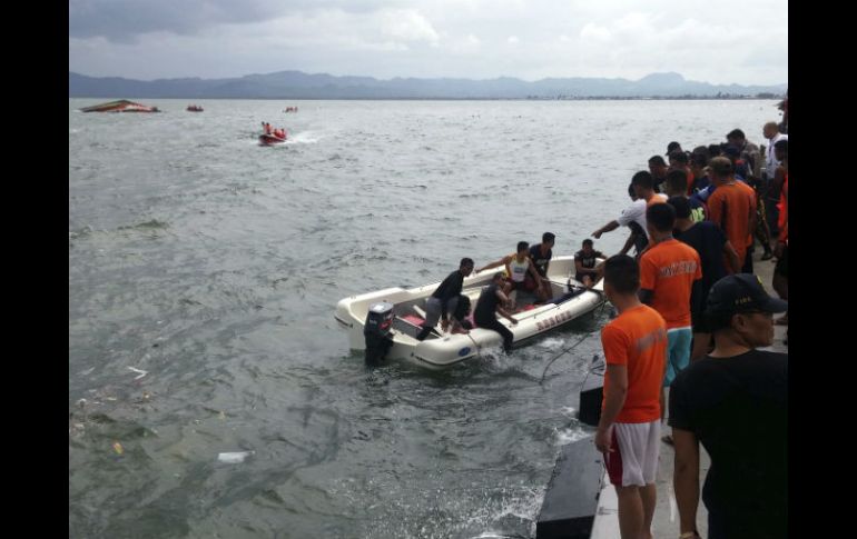 Los primeros en acudir en rescate de los náufragos fueron los pescadores de la zona y luego se sumó el servicio guardacostas. EFE / ARCHIVO