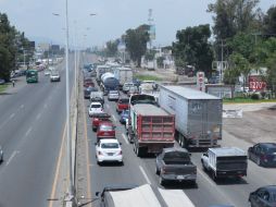 La obra, que comenzó desde el viernes, provocó caos vial y molestía entre los automovilistas. EL INFORMADOR / P. Franco