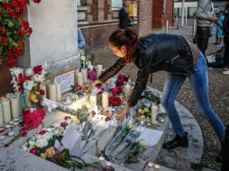 La mañana de este martes, yihadistas asesinaron a un pare en su iglesia Saint-Etienne du Rouvray. EFE / I. Langsdon