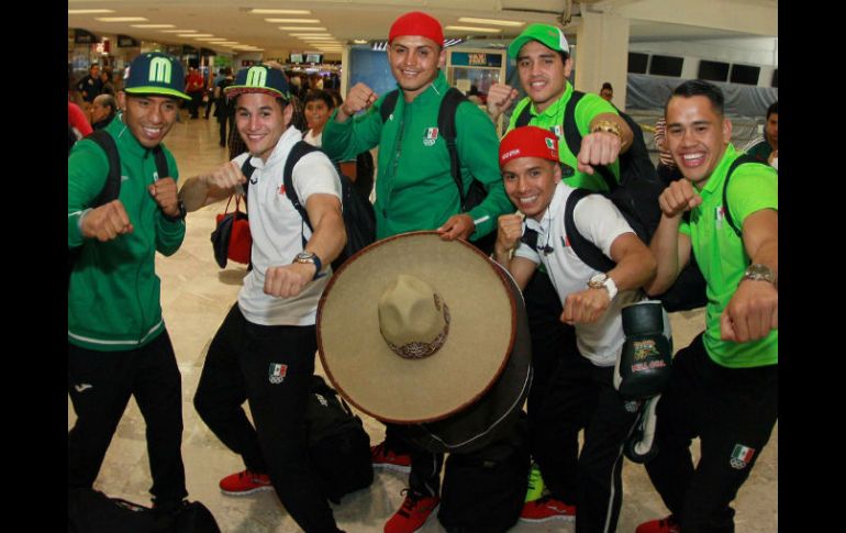 Llegan al Aeropuerto de la Ciudad de México arqueros, boxeadores, pesistas y voleibolistas. NTX / J. Pazos Fabián