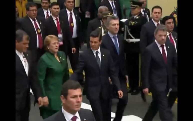 Peña Nieto se encuentra con sus homólogos de Colombia, Juan Manuel Santos, y de Chile, Michelle Bachelet. TWITTER / @PresidenciaMX