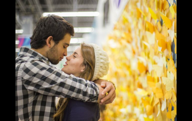 Una pareja feliz es un equipo. Olvídate de las pequeñeces sobre 'quién lavó los platos ayer y quién trajo más dinero a la casa'. EL INFORMADOR / ARCHIVO