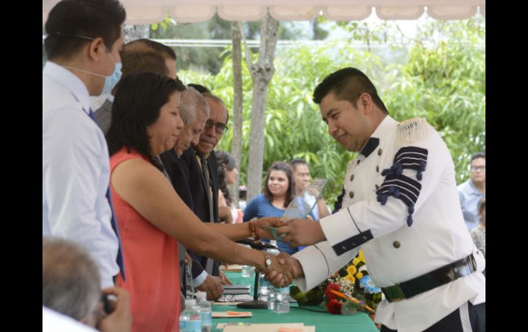 El acto de clausura se realizó en la explanada de la propia Escuela Normal Rural 'Raúl Isidro Burgos'. SUN / D. Téllez