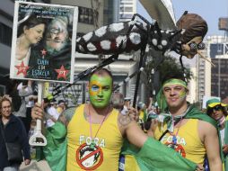 Vestidos de verde o amarillo, los opositores a Dilma pidieron su destitución. EFE / S. Moreira