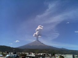 El Cenapred exhortó a la población a no acercarse al coloso y sobre todo al cráter. AP / ARCHIVO