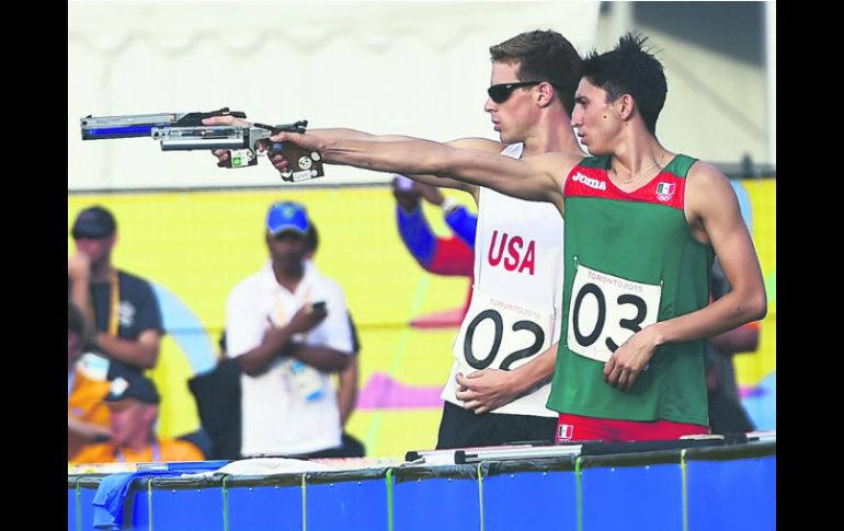 En el pentatlón moderno, los atletas disputan pruebas de atletismo, natación, esgrima, hipismo y tiro deportivo. EL INFORMADOR /