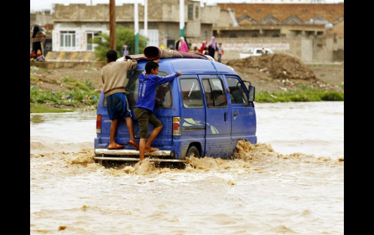 Las intensas lluvias del monzón azotan India tras dos años consecutivos de sequía. EFE / Y. Arhab