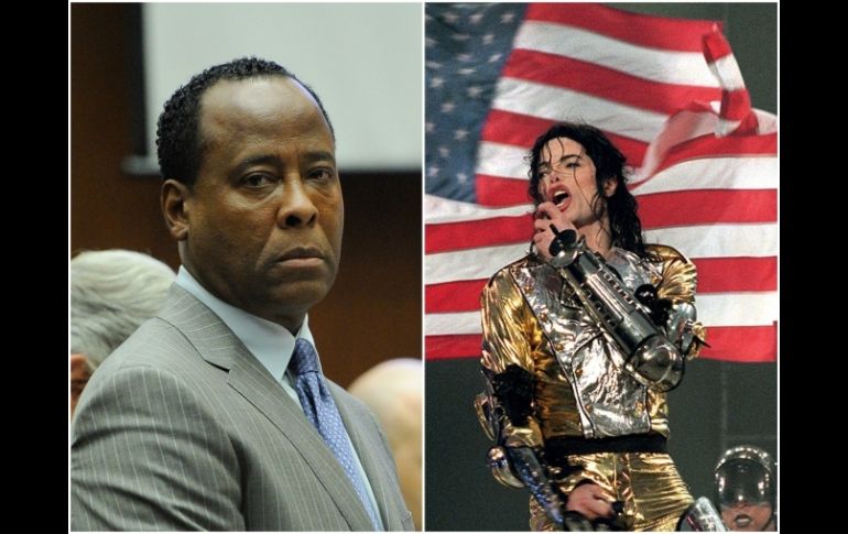 Conrad Murray señala que escribió el libro para mostrar distintas facetas de Michael Jackson. ESPECIAL /