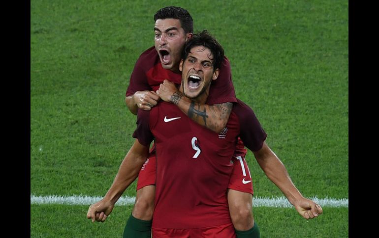 Paciencia (9) festeja un gol ante el equipo de Argentina en Juegos Olímpicos. AFP / V.Almeida