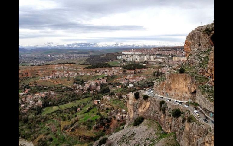 Autoridades investigan si la bomba fue colocada por algún grupo terrorista. ESPECIAL /