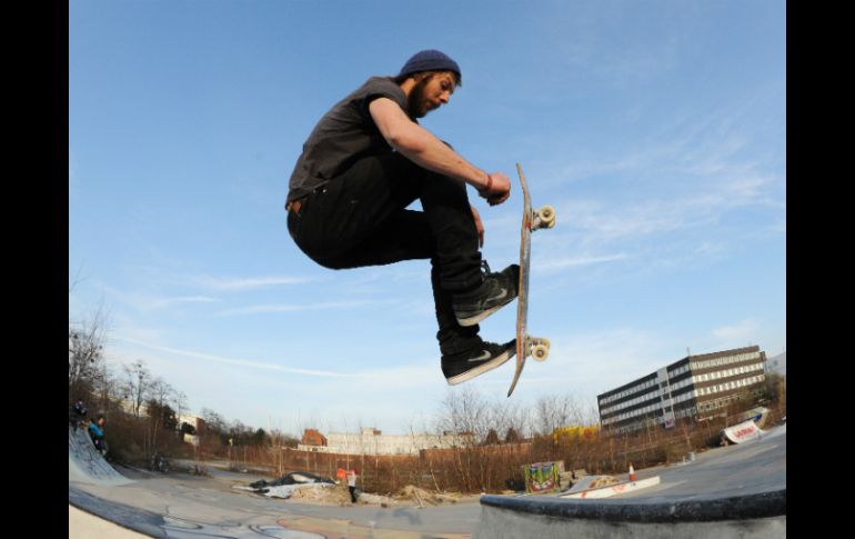 Algunos practicantes del ''skate'' señalan intereses montearios detrás de la inclusión de este ''hobbie''. AFP / ARCHIVO