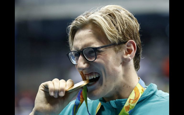 Mack Horton feliz con su medalla de oro. AFP / O.Andersen