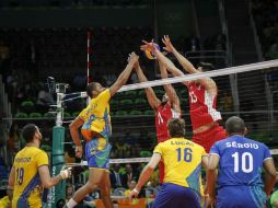 El panorama no cambió en el cuarto set cuando Brasil sentenció el juego con parcial de 25-18. MEXSPORT / A. Horta