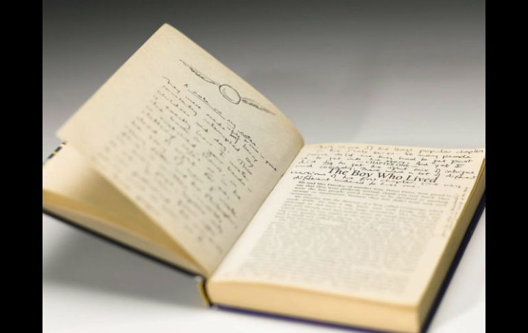 Los manuscritos y objetos especiales de los libros del joven mago compartirán espacio con piezas centenarias inglesas. EFE / ARCHIVO