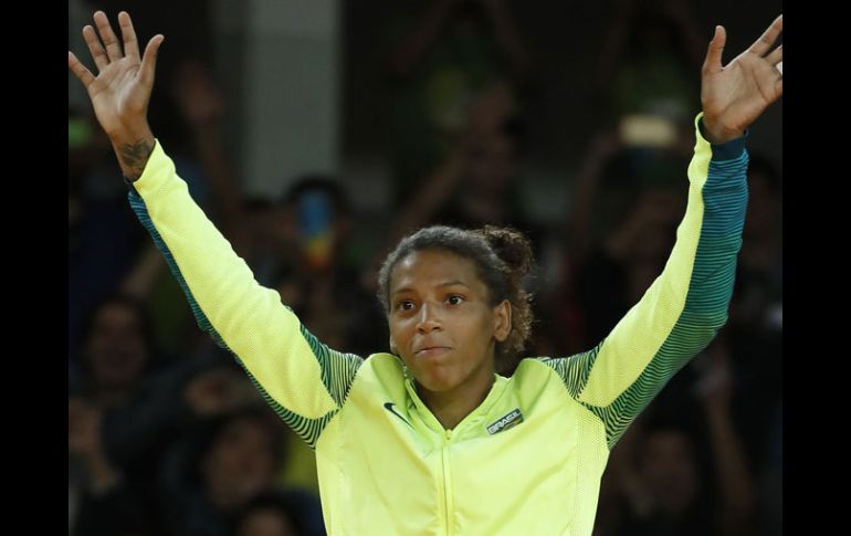 La brasileña lloró tras recibir su medalla. AFP / J.Guez