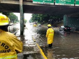 Luego de retirar los desechos de las alcantarillas se reabrió la circulación del lugar. ESPECIAL / Protección Civil Guadalajara