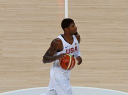 Paul George encaja 20 puntos en la avasalladora victoria. AFP / M. Ralston