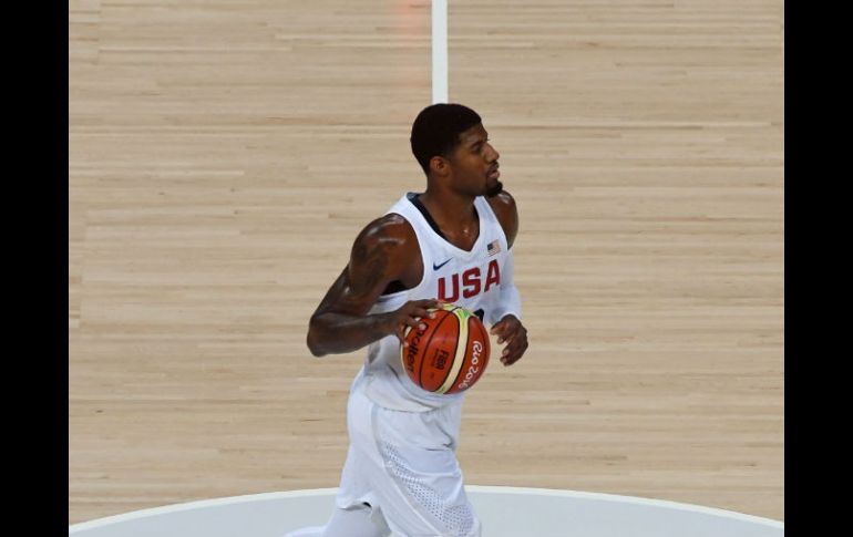 Paul George encaja 20 puntos en la avasalladora victoria. AFP / M. Ralston