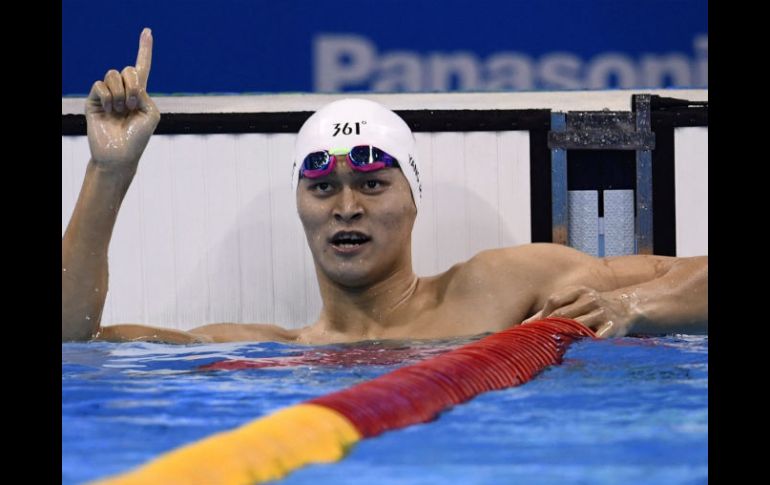 Sun Yang festeja tras ganar la prueba. AFP / C. Simon