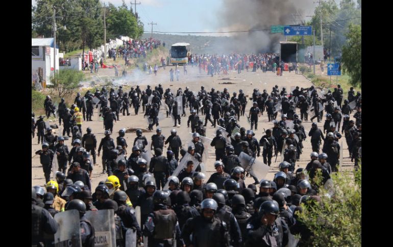 La PGR investiga la participación en los hechos de seis o siete organizaciones civiles en Nochixtlán. AP / ARCHIVO