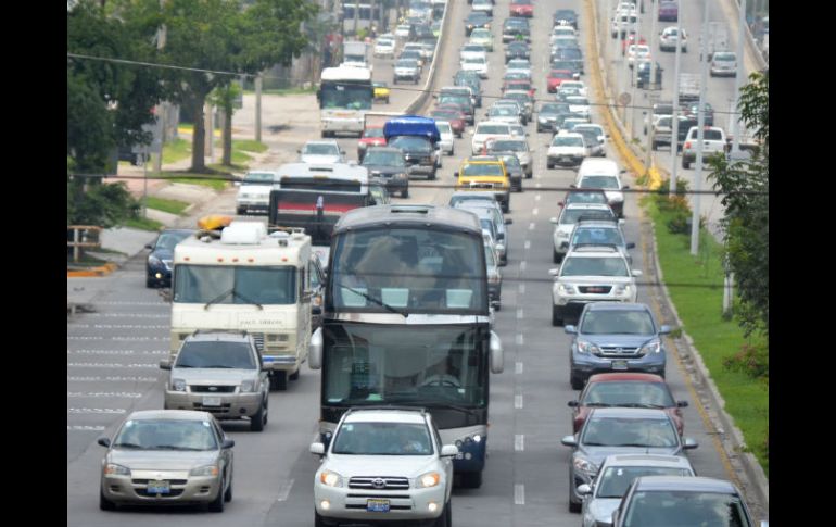 El seguro será necesario para circular por carreteras federales. EL INFORMADOR / ARCHIVO