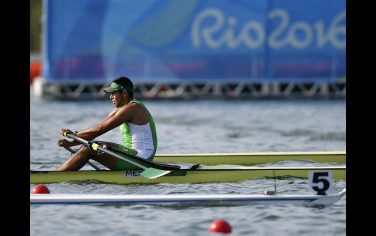 Para el remero Juan Carlos Cabrera, el sueño de ganar una medalla no ha terminado. EFE / F. Robichon