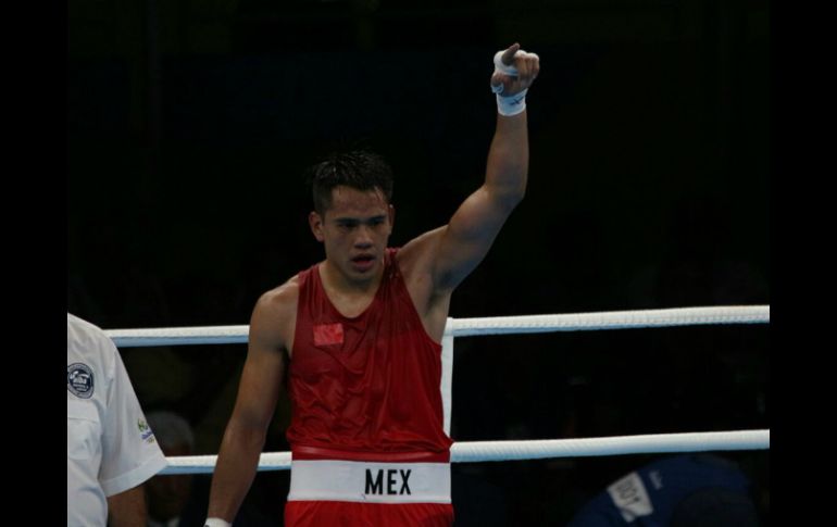 El ''Chino'' Rodríguez se impuso por 3-0 en una reñida pelea, en la que los jueces lo favorecieron por 29-28, 29-28, 29-28. TWITTER / @COM_Mexico