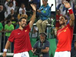 Nadal y Marc López celebrando su victoria en contra de los argentinos. EFE / F.Maia