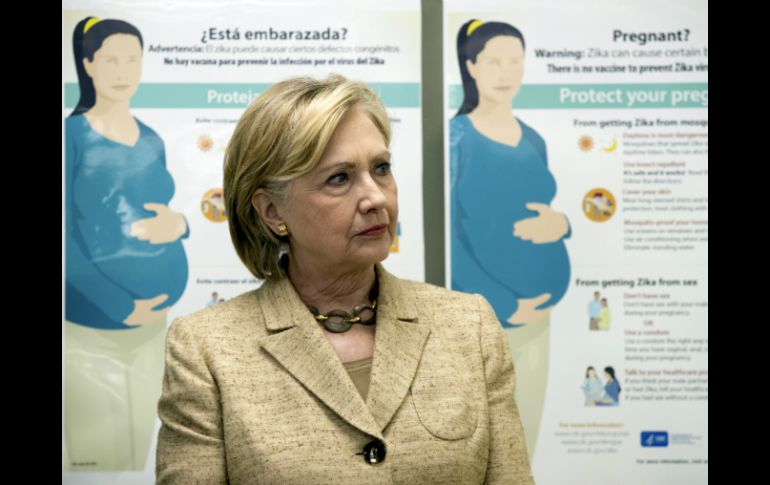 Clinton realizó un recorrido por un centro médico en la zona afectada de Miami. AP / A. Harnik