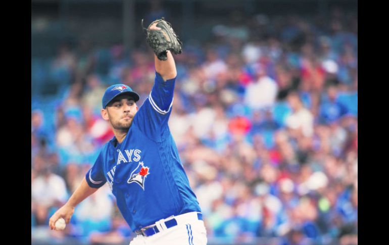 Marco Estrada. El mexicano permitió tres carreras y siete imparables ayer ante los Rays. AP / N. Denette