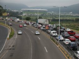 El principal atorón vial es sobre el Periférico, en ambos sentidos: de norte a sur se generan largas filas. EL INFORMADOR / R. Tamayo