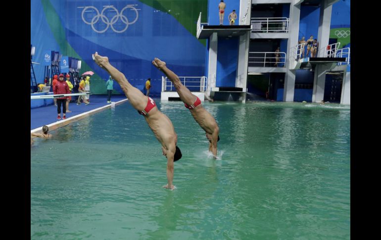 Los mexicanos en su entrenamiento antes de la competencia. AP / W.Maye-e