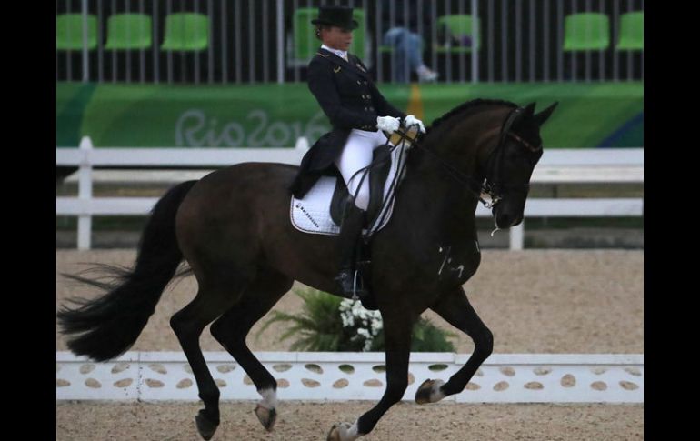 La alemana montando a su caballo llamado, Showtime FRH. EFE / J.Hollander