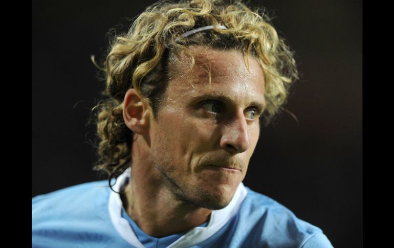 Forlán no quiso detallar el nombre del club en el que jugaría porque ''todavía no está cerrado el acuerdo''. EFE / ARCHIVO