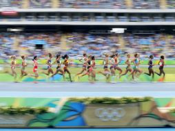 Este viernes se entregó la primera medalla del atletismo en el estadio Olímpico. EFE / S. Ilnitsky