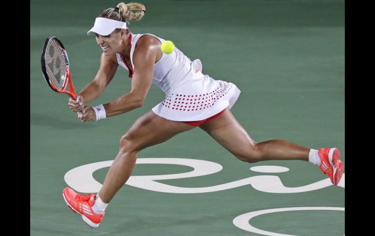 Angelique Kerber en su duelo de semifinales. AP / C.Krupa