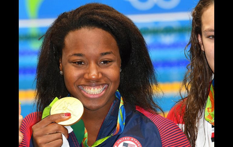 El triunfo de la nadadora Simone Manuel se vio desvalorizado y puesto en segundo plano por un diario estadounidense. EFE / D. Lewins