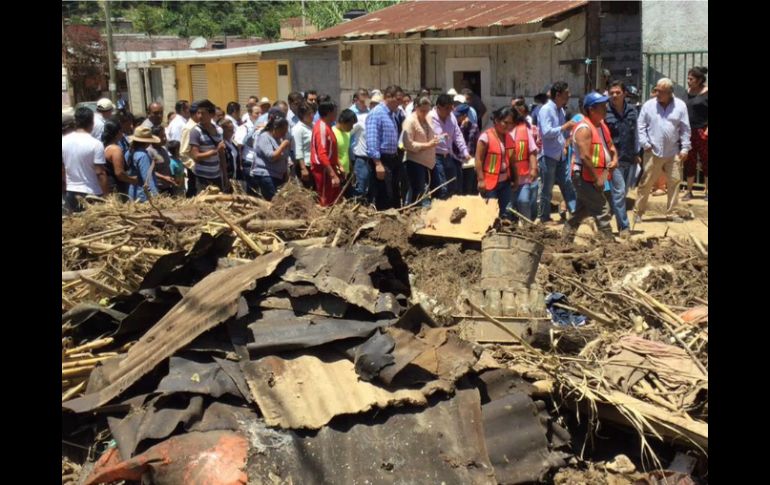 Moreno Valle realizó un recorrido por el municipio Tlaola, uno de los más afectados. TWITTER / @RafaMorenoValle