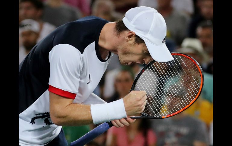 Andy Murray se convirtió en el primer hombre con dos oros en individuales del tenis. EFE / L. Muñoz